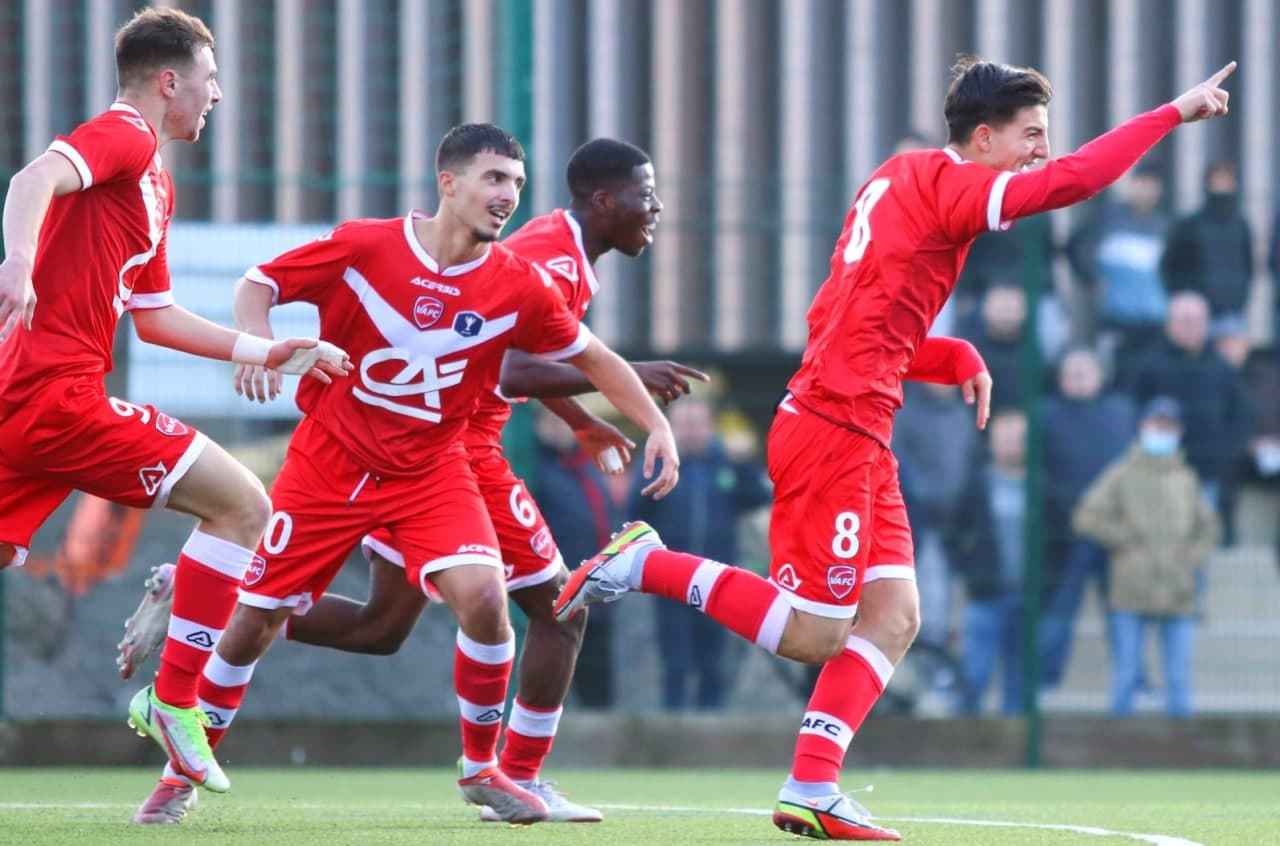 爱游戏官方网站-转折点！西汉姆调整名单，法国杯今夜攻防权衡，引发热议，球探报告显示潜力(英超西汉姆联vs伯恩茅斯赛事分析)