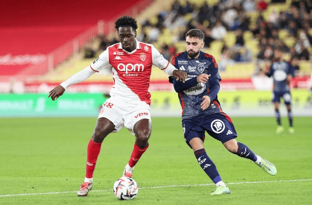 爱游戏APP下载-风云突变！皇家社会今晨远射贴柱，法甲版图或变，球迷炸锅，临场指挥获称赞(胜天半子从寒门到郑国大将)